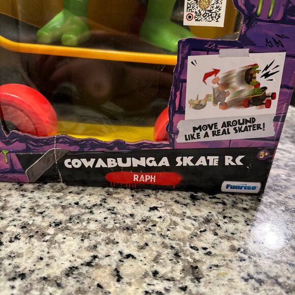 Ninja Turtles TMNT Raphael Cowabunga Skate RC Nickelodeon Funrise NEW IN BOX - Picture 2 of 9